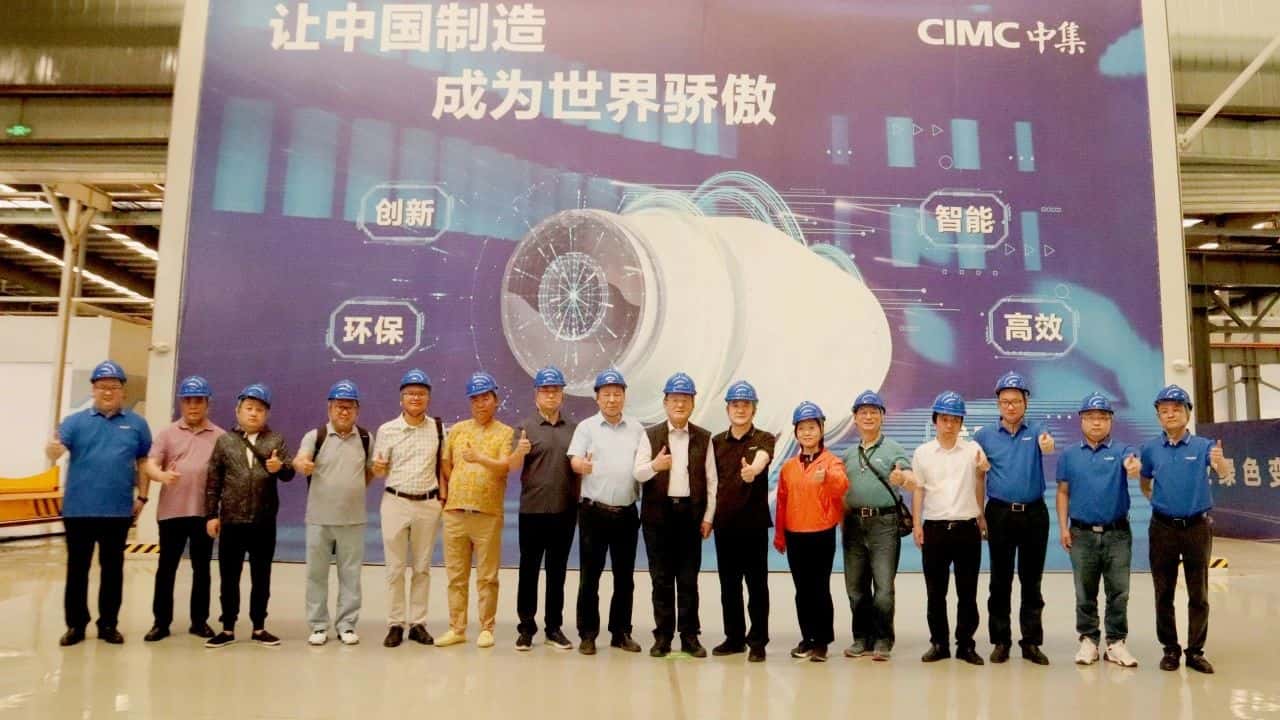 北京市住房和城鄉(xiāng)建設(shè)委員會、北京節(jié)能和資源綜合利用協(xié)會領(lǐng)導(dǎo)蒞臨中集車輛攪拌車業(yè)務(wù)集團(tuán)考察 共話新能源