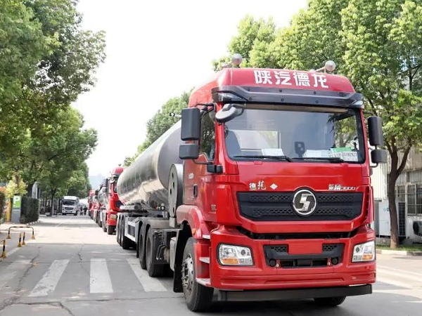 疫情之下，海外客戶線上訂車，20臺(tái)凌宇罐車批量交付！