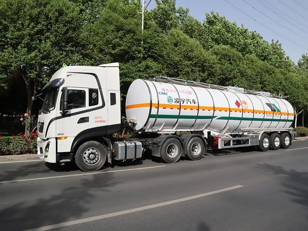 再掀發(fā)車熱潮，130臺凌宇液罐車批量發(fā)往寧夏