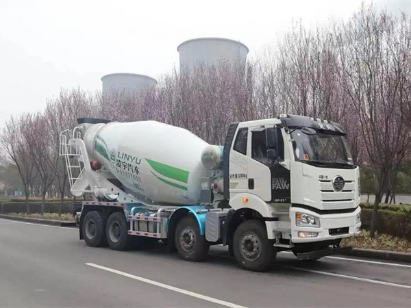 【重卡新聞】8月份重卡市場銷量僅5.6萬輛大降57%，“金九”會變“銅九”嗎？