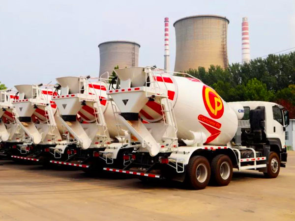 攪拌車銷售一手播報：又一批凌宇攪拌車揚帆海外！